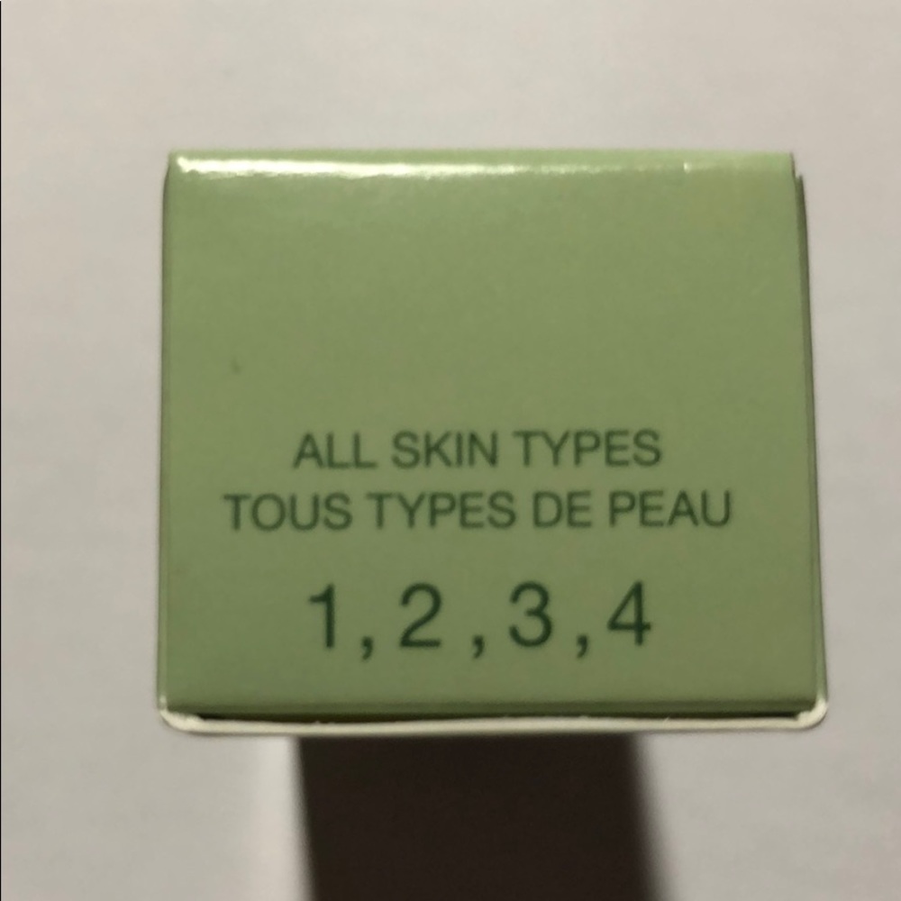 2 NEW Clinique moisture surge - Picture 2 of 2